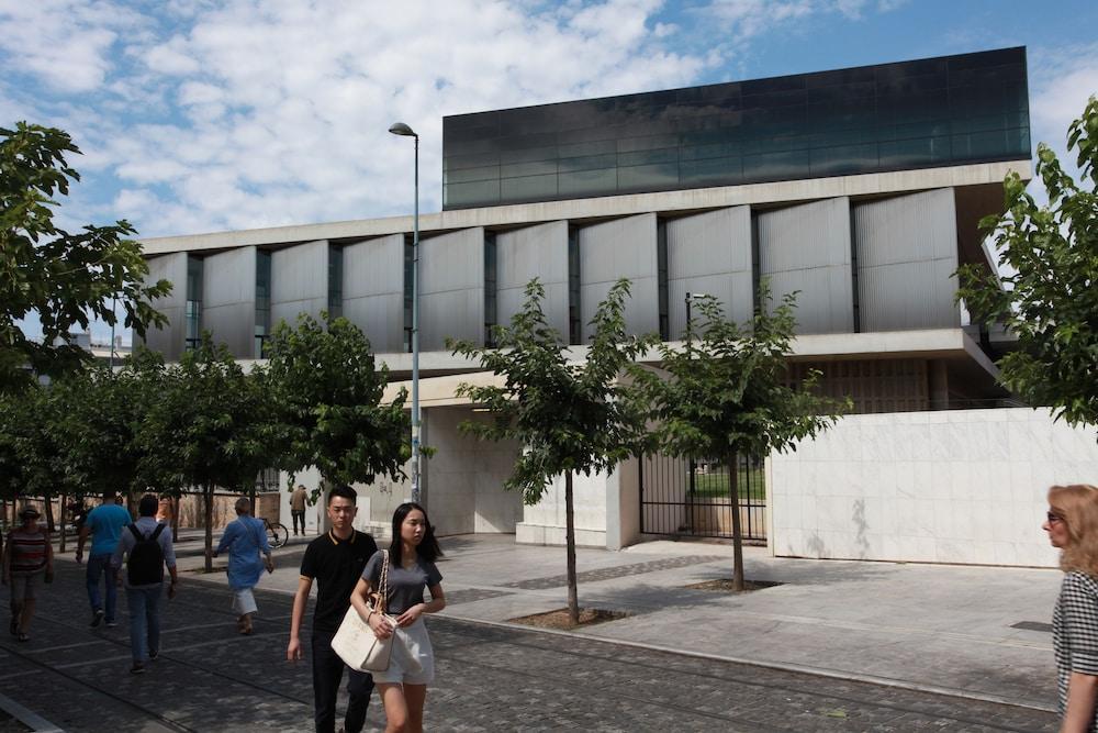 A Skip Away From The Acropolis Museum - 1 Bdrm Apartment Athens Exterior photo