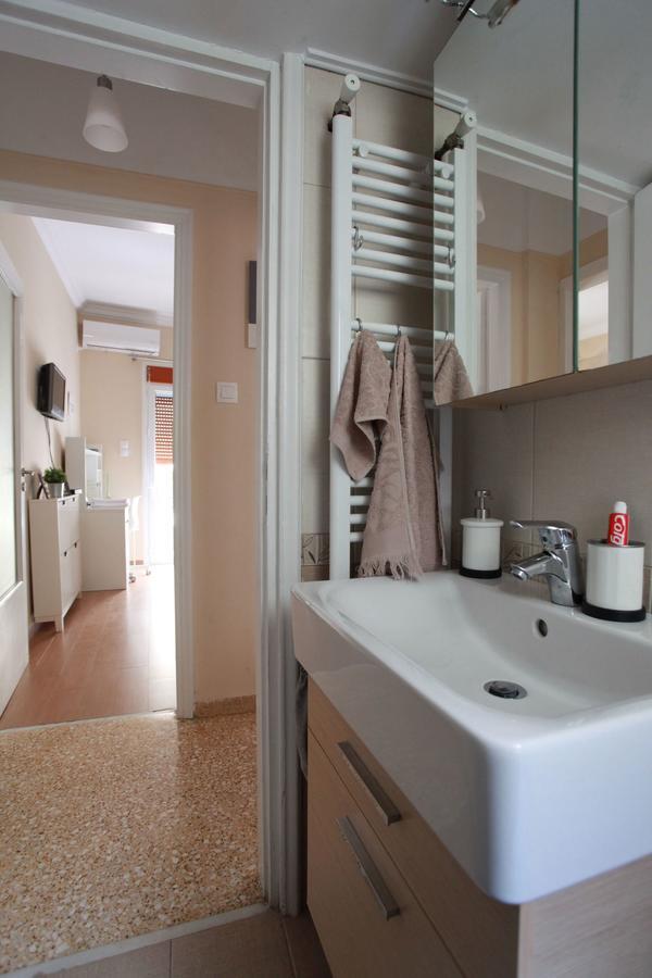 A Skip Away From The Acropolis Museum - 1 Bdrm Apartment Athens Exterior photo